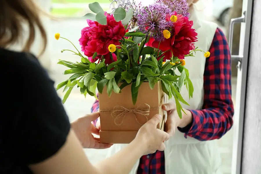 Choosing the perfect bouquet - Beverly Hills Florist