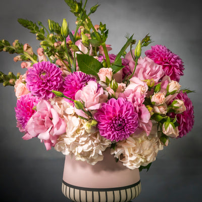 Beverly Hills Florist offers same day delivery for our beautiful Dahlia arrangement! Designers Choice with peonies and roses. This is the perfect perfect flower arrangement to express your love for that special someone! Beautifully arranged for birthday flowers, thank you, thinking of you and get well soon flowers ! 