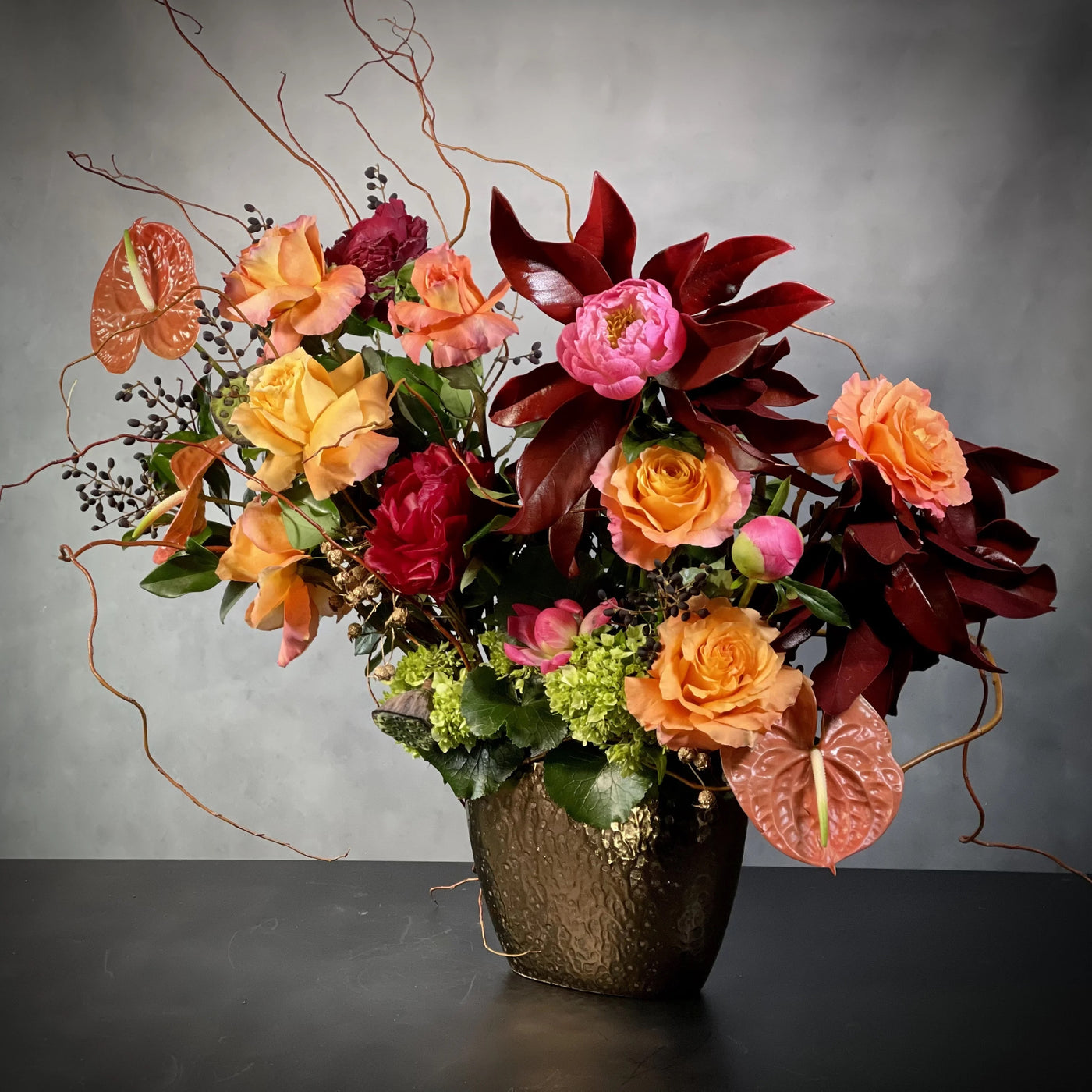 My Beverly Hills offers same day delivery for our Dashing arrangement. Placed in our bronze vase is Roses, Peonies, Hydrangeas and more seasonal blooms. A perfect way to say I love you and a wonderful gift for a birthday or if you're thinking of someone special. 