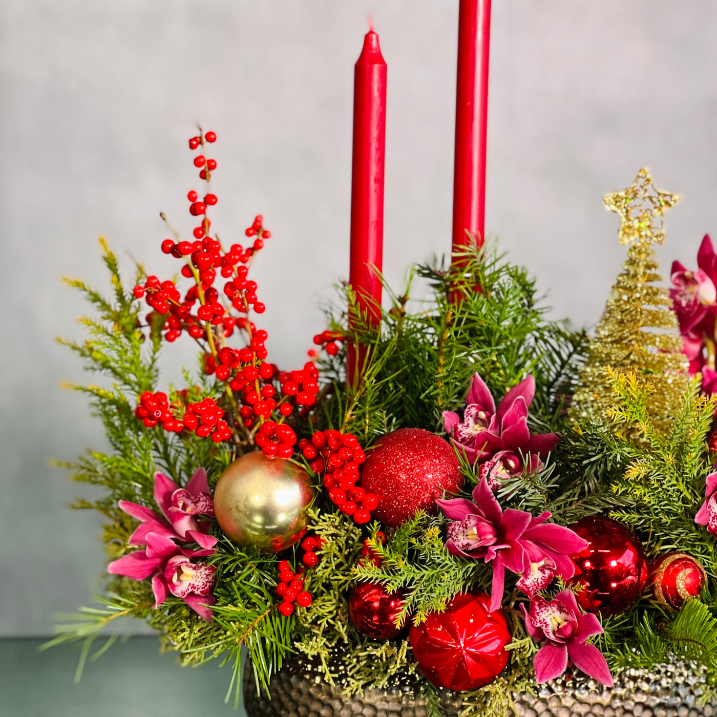 The Holiday Centerpiece - beverlyhillsflorist