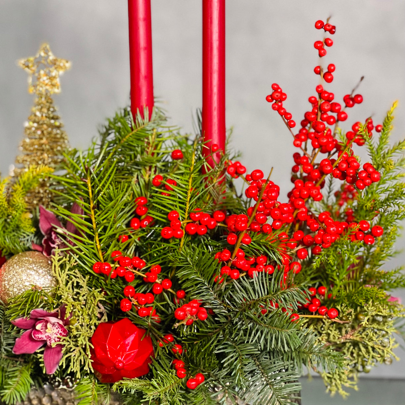 The Holiday Centerpiece - beverlyhillsflorist