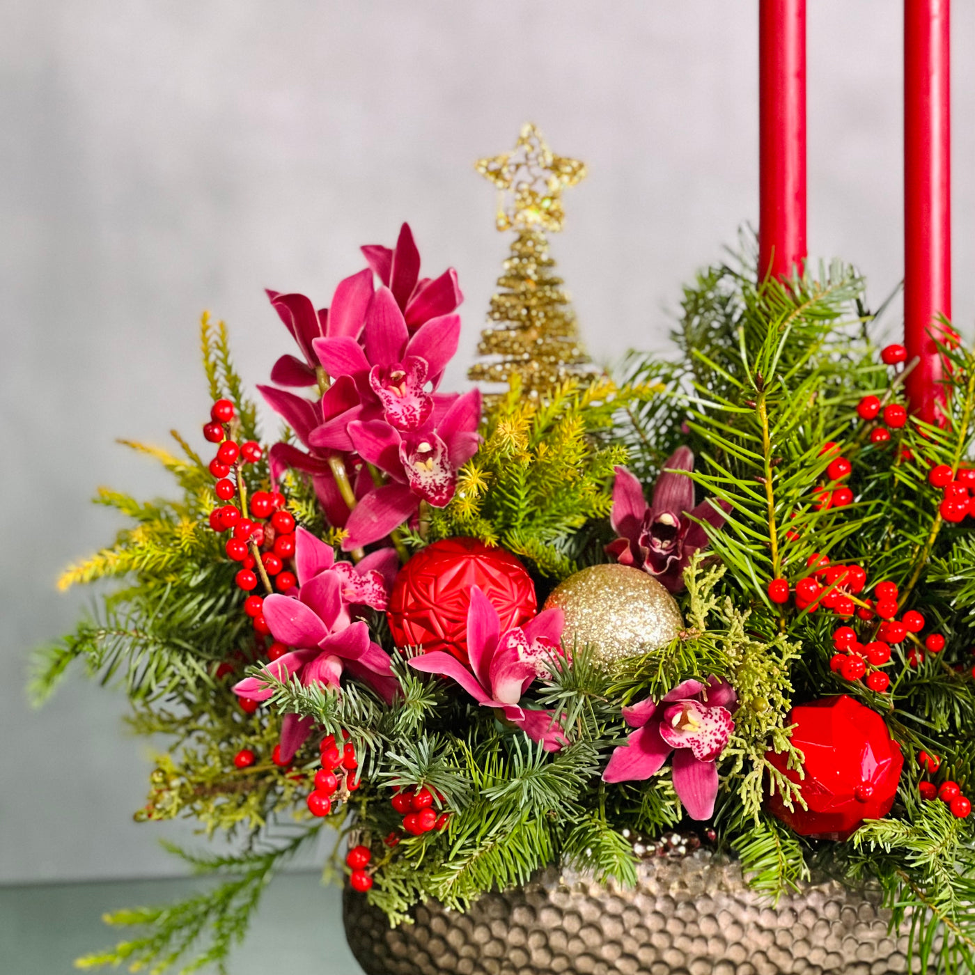 The Holiday Centerpiece - beverlyhillsflorist