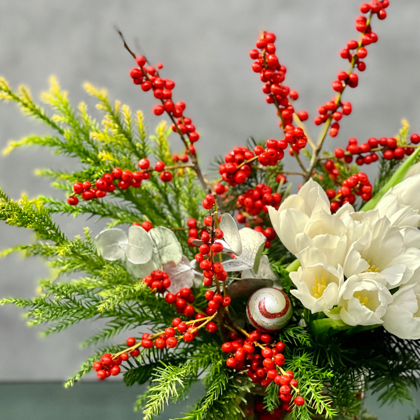 Small Christmas Tulip mix - beverlyhillsflorist