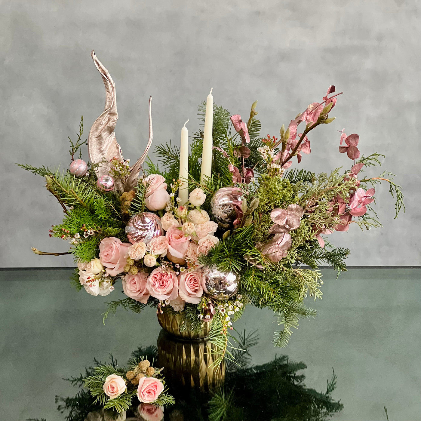 Blush Christmas - beverlyhillsflorist