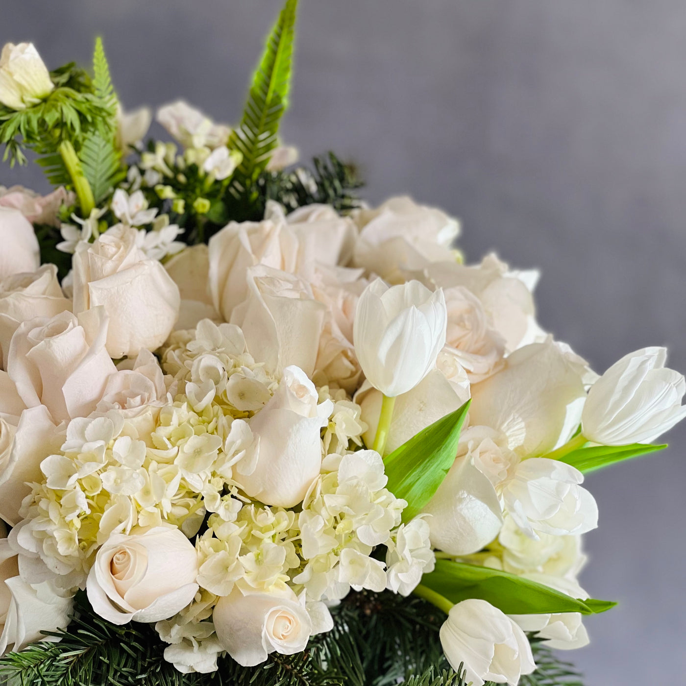 White Christmas Wishes - beverlyhillsflorist