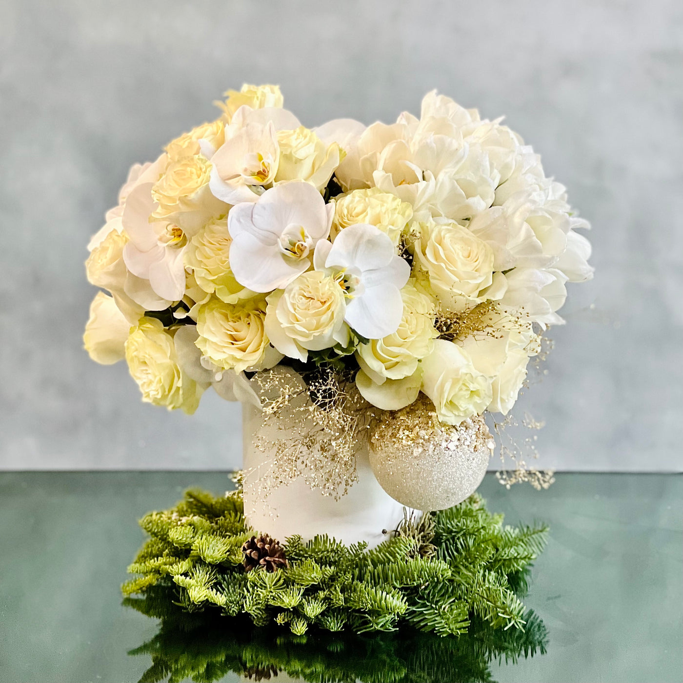 White Christmas Dreams - beverlyhillsflorist