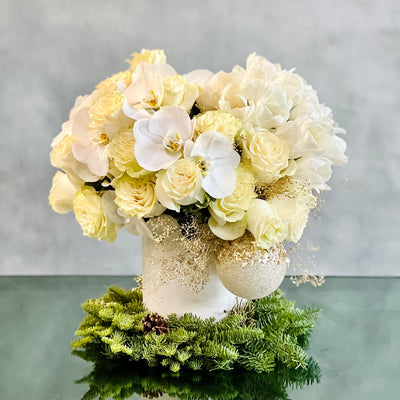 White Christmas Dreams - beverlyhillsflorist